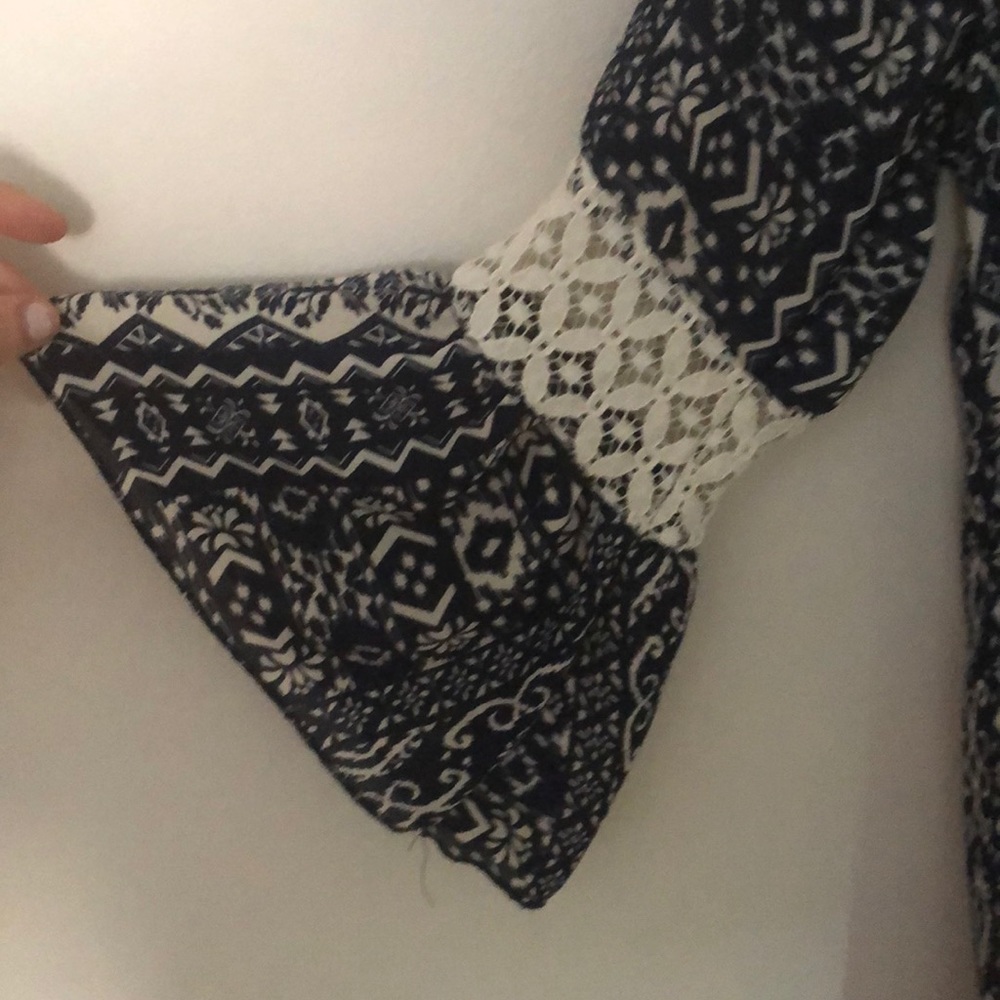 Light weight blouse - Picture 2 of 2